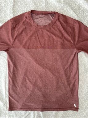 Men’s Vuori tech tshirt - L